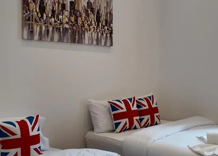 Cozy Apartment Sleep 5 In Berkely Bk3